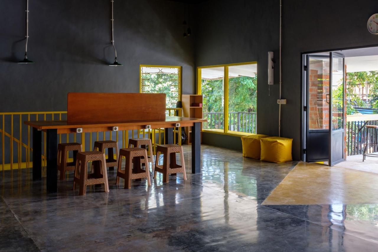 Kumpul Hostel Kuta レギャン エクステリア 写真