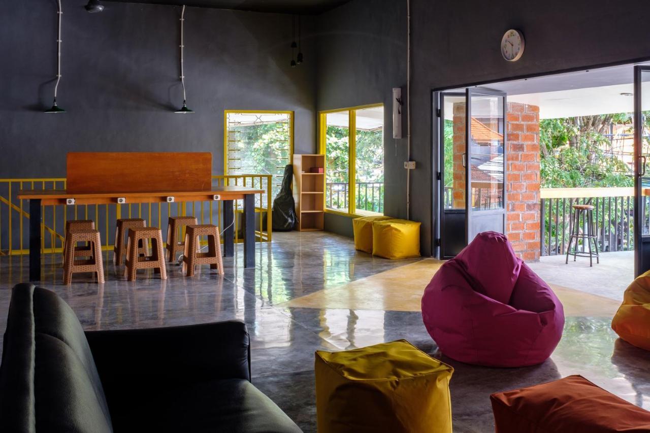 Kumpul Hostel Kuta レギャン エクステリア 写真
