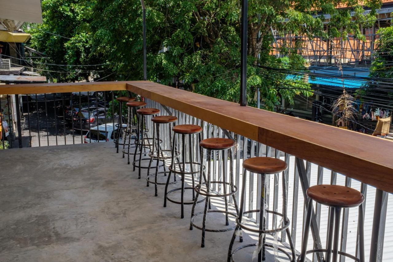 Kumpul Hostel Kuta レギャン エクステリア 写真