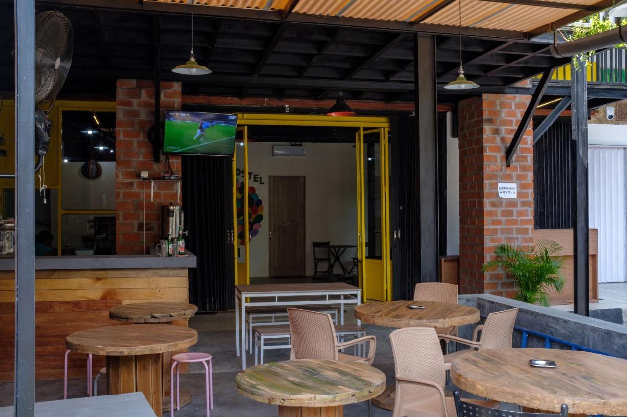 Kumpul Hostel Kuta レギャン エクステリア 写真
