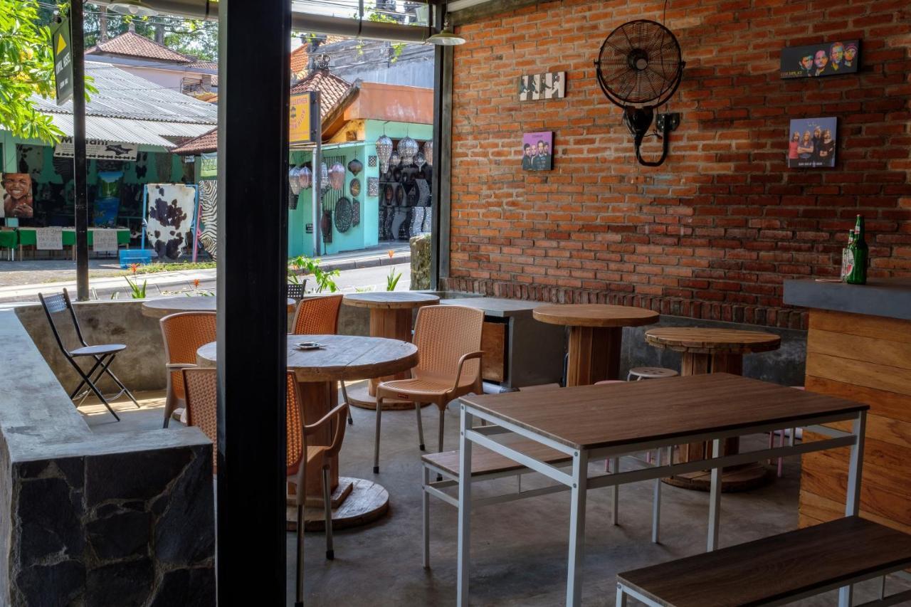 Kumpul Hostel Kuta レギャン エクステリア 写真